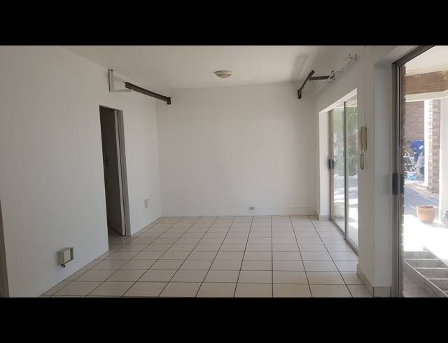 2 BEDROOM FLAT RENTED IN ATHLONE PARK